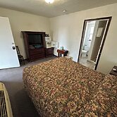 Bob's Station & Motel