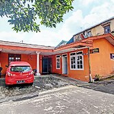 OYO 92759 Penginapan Piji Kembar