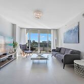 Stunning 2BR 2BA  Bay Harbour with Pool