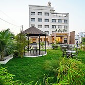 Kings Kraft The Park Executive Hotel