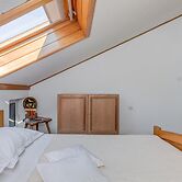 Beachfront Apartment With Balcony and Parking