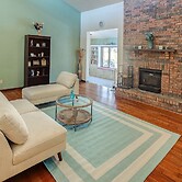 Spacious Tranquility With Private Pool 4 Bedroom Home by RedAwning