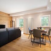 SnowLake Suite & Apartments