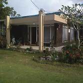 EXPRESS O 92070 Mando Homestay Syariah Near KANTOR LURAH Bukik Apik Pu