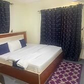 Eleventh House Hotel
