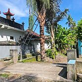 SPOT ON 92507 Sukandi Homestay Near The Semeton Homestay