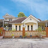 OYO 90998 Wisma Pinggir