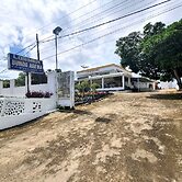 OYO 91077 Losmen Bunda Arema