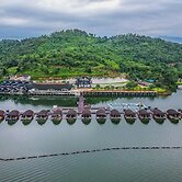 Leaf Lake Kan Resort