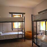 ESENIN 1 Hostel & Bar