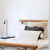 Beautiful 3BR Family Home With Backyard and BBQ