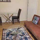 Apartment - Sleeps 2 - Parking - Near Station