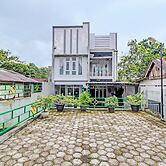 Capital O 92250 Hall & Guesthouse Kowapi Syariah