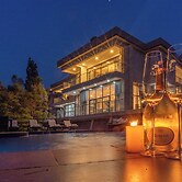Cleo Lake Kivu Hotel