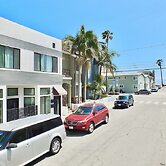 New Beach & Bay Retreat Full of Amenities!