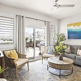 New Listing Happy Hawaiian