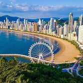 Paraíso em Balneário Camboriú - Praia do Estaleiro by ReservaStar