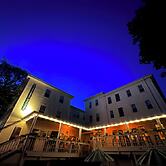 Inn at Gifford House