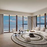 Hualuxe Sanya Yalong Bay Resort