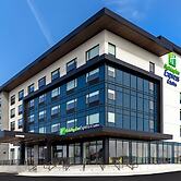 Holiday Inn Express And Suites St.Thomas by IHG