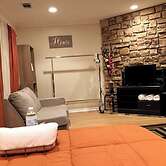 Room in House - The Modern Gem Furnished Bedroom