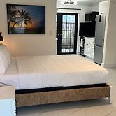 La Mer Suites