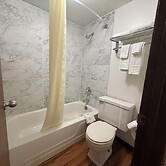 Relax Inn & Suites