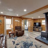 Inviting Missouri River Vacation Rental: 2 Mi Away