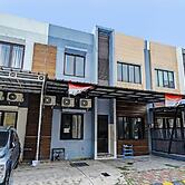 OYO 92556 JKK Sweet Room