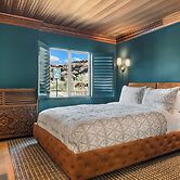 Wolfe's Moab, Adult Only Hotel