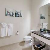 Old Town Alexandria Outdoor Patio 4ktv Wifi