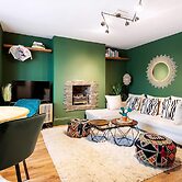 Chiswick Gem: Stylish 1-bed Flat for Modern Living