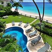 Condominium apartment in front of Beach