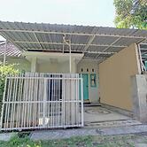 OYO 92825 Kamar Lombok