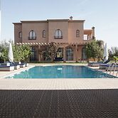 Saphir Paon - Luxury Villa in the Middle of a Farm