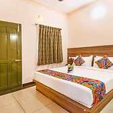 Fabhotel Radha Residency