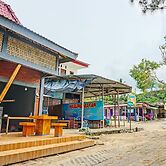 OYO 92183 Komang Resort Klayar