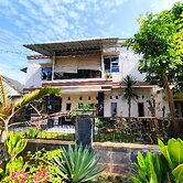 OYO 90633 Graha Dirham Homestay
