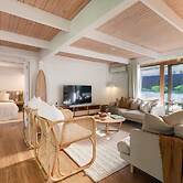 Sol Coastal Retreat - Outdoor Spa and Sauna