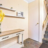 Stylish Retreat at Wheelers Hill 5BRM