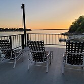 New Best Location Spectacular Views Dock Arcade