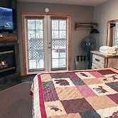Fawn Valley Inn: 254 1 Bedroom Apts