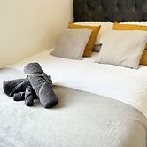 Minet Gardens Central-Suite 3