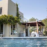 Artistic Vac Villa w pool by Sea N' Rent
