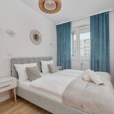 Blue Sky Apartment by Renters