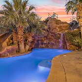 Mollie's Landing 7 Bedroom Home