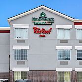 HomeTowne Studios by Red Roof Southfield