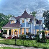 Benefield House Bed & Breakfast