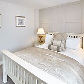 Host Stay Sandling Court