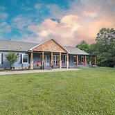 Riverside Ranch by Avantstay Mins to Downtown